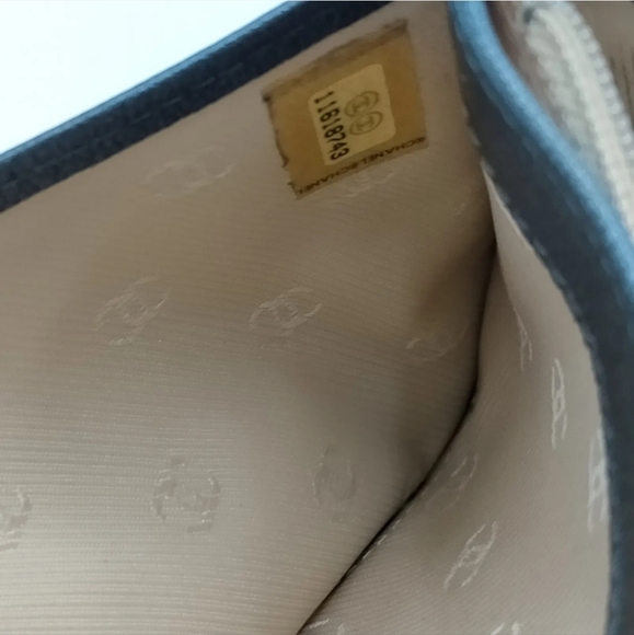 CHANEL Long Bifold Coco Button Black Leather Wallet - Picture 3 of 8